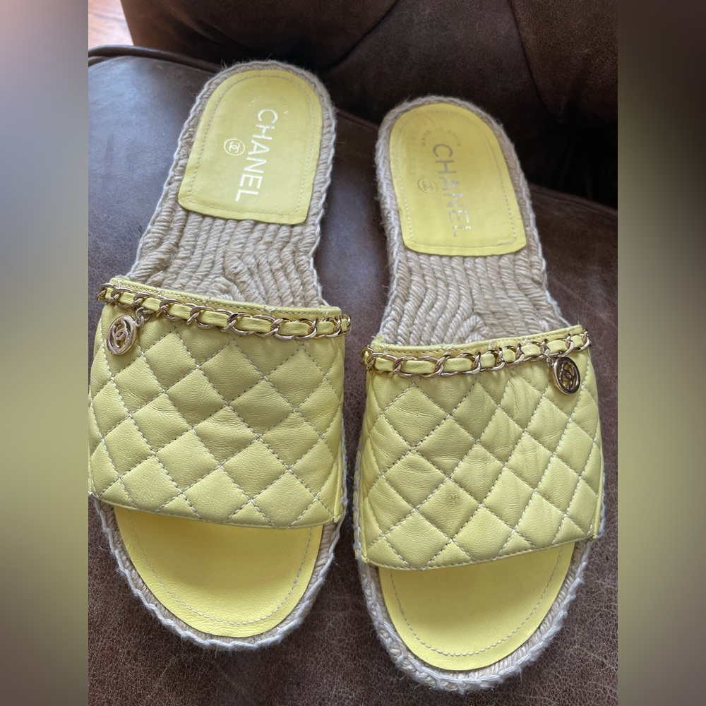 CHANEL yellow sandals size 39